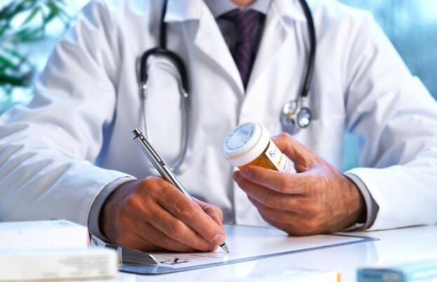 O urólogo prescribe o tratamento da prostatite con drogas